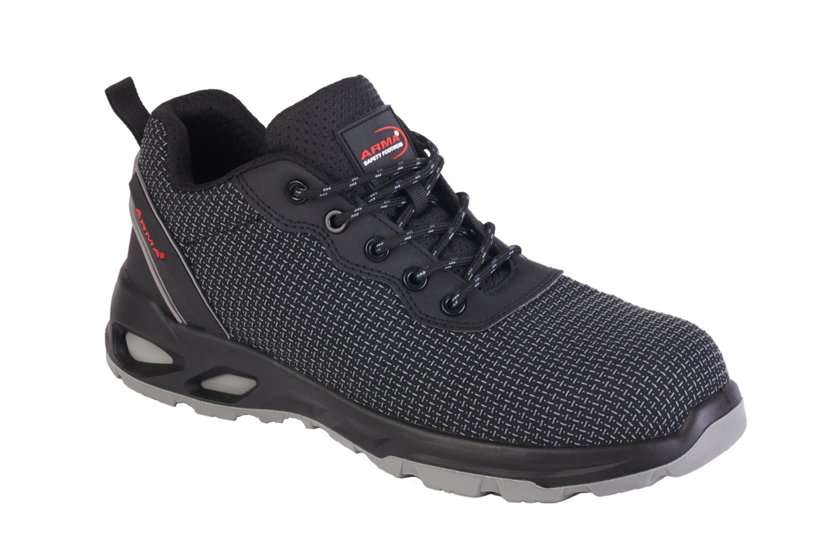 A30-PANTHER Black PUtek Lightweight Safety Trainer S3S FO SR